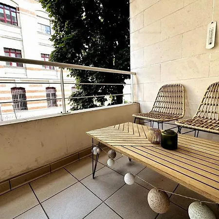 Grand Centre Avec Terrasse Et Parking *
